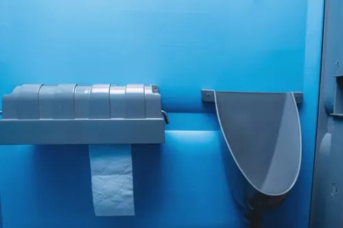 merkloos Waterloos plastic urinoir voor kamperen en buitengebruik - eenvoudig en praktisch (6152601170119)